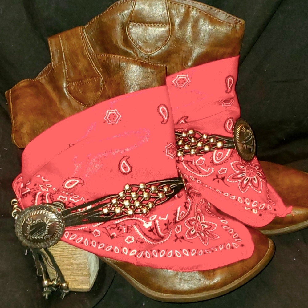 Boot bling!!! Adjustable size boot decor.